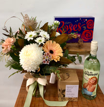 Load image into Gallery viewer, Posy Pamper Hamper