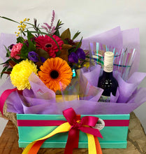 Load image into Gallery viewer, Posy Pamper Hamper