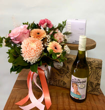 Load image into Gallery viewer, Posy Pamper Hamper