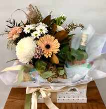 Load image into Gallery viewer, Posy Pamper Hamper